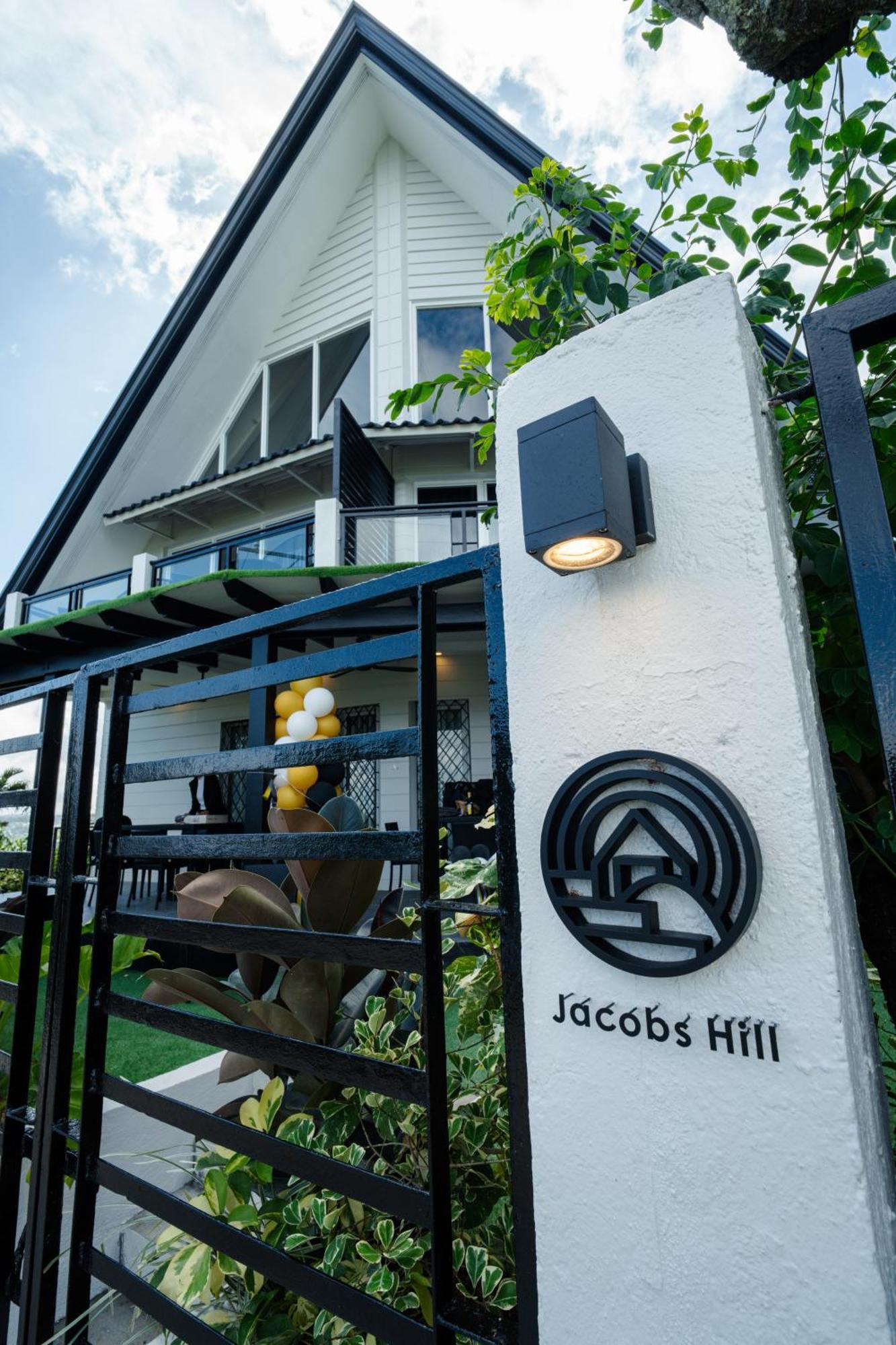 タガイタイ Jacobs Hill Tagaytay Bed & Breakfast エクステリア 写真