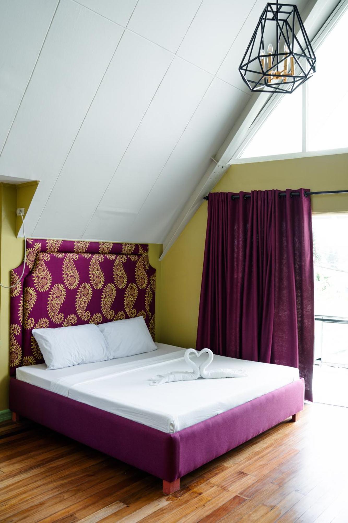 タガイタイ Jacobs Hill Tagaytay Bed & Breakfast エクステリア 写真