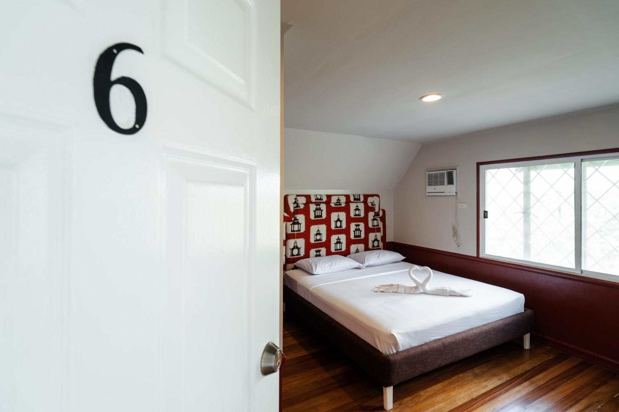 タガイタイ Jacobs Hill Tagaytay Bed & Breakfast エクステリア 写真
